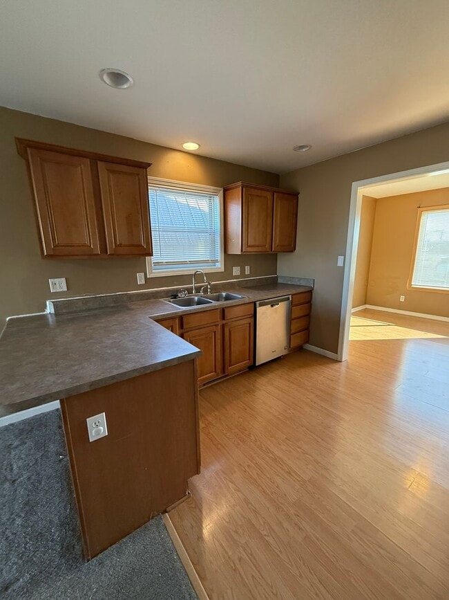 Foto del edificio - Spacious Home on the west side of Junction City ~ Available Early January