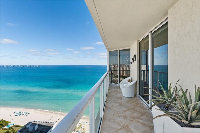 Foto del edificio - 16699 Collins Ave
