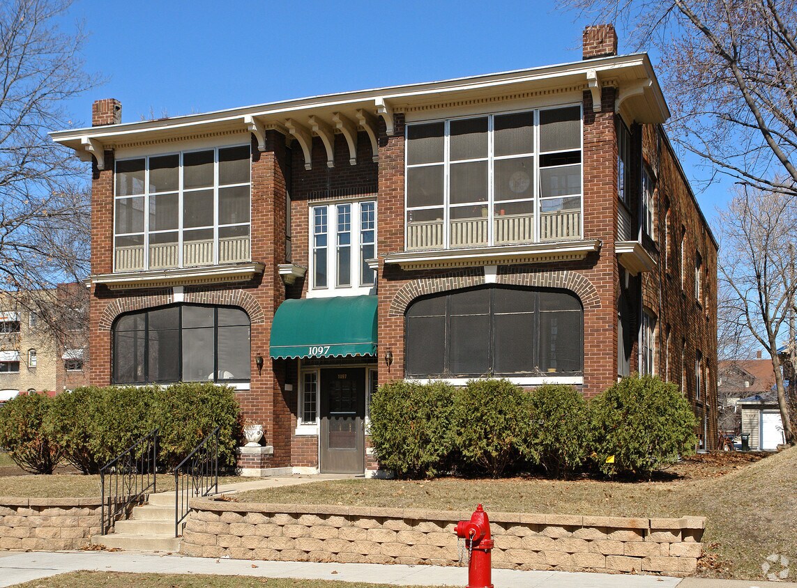 Primary Photo - 1097 Goodrich Ave