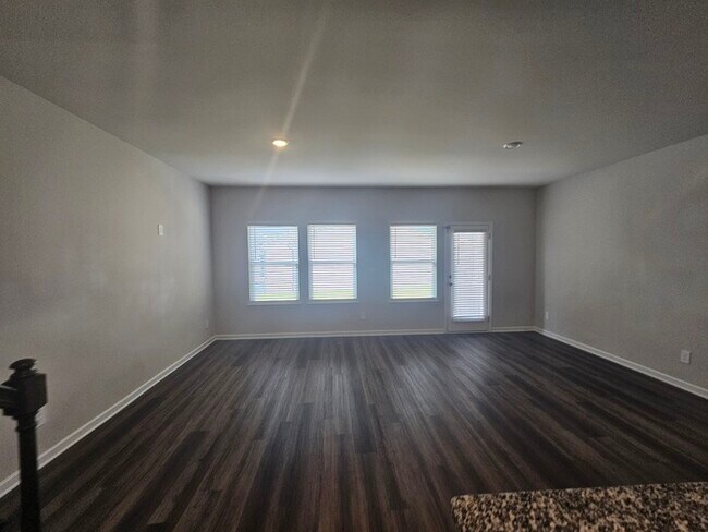 Building Photo - Beautiful Townhome for Lease in Lawrenceville