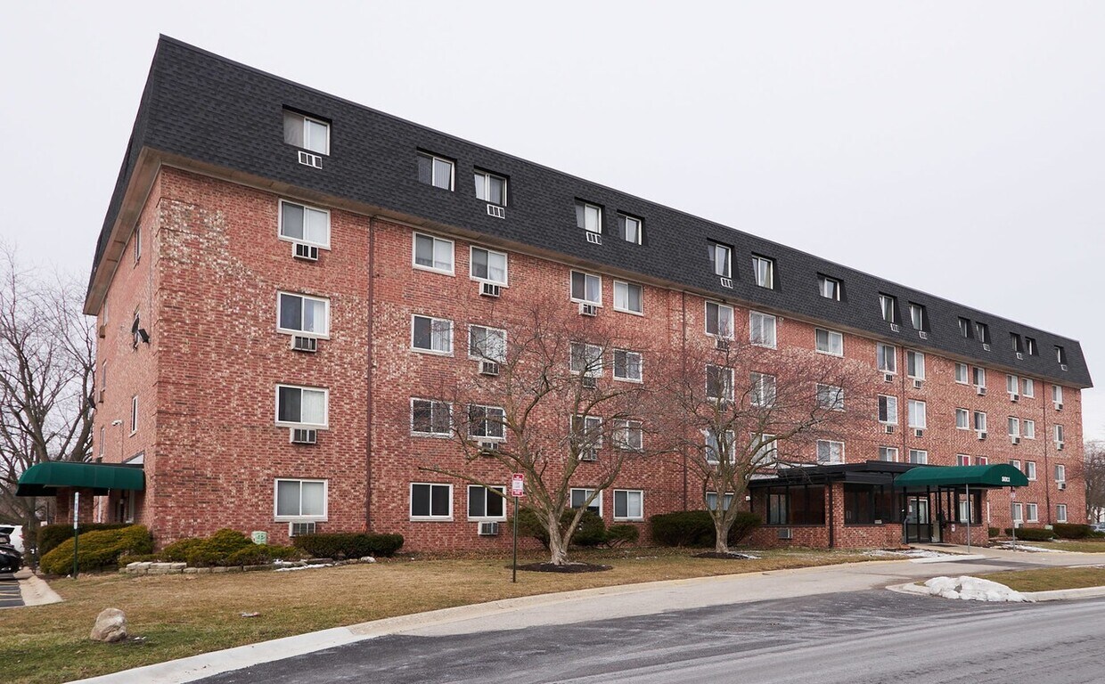 Primary Photo - 5011 S Valley Ln