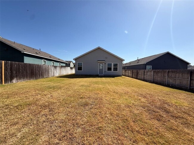 Building Photo - 105 Crier Cv