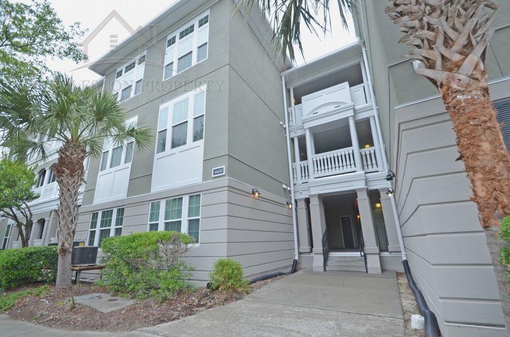 Foto principal - Three Bedroom Condo in James Island