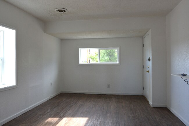Foto del edificio - Affordable One Bedroom with Extra Space!