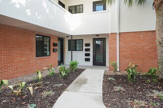 Building Photo - 520 Lovett Blvd