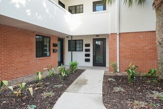 Building Photo - 520 Lovett Blvd
