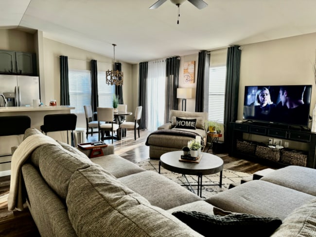 Foto del edificio - 1837 English Oak Dr