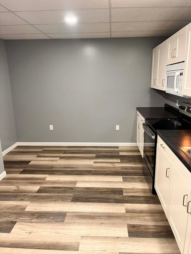 Building Photo - Newcomerstown Quad