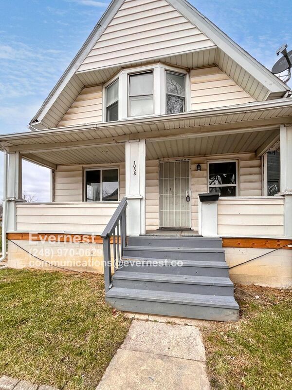 Building Photo - 1038 Prouty Ave