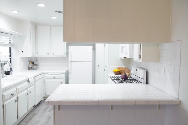 Foto del edificio - 4496 Lubbock Dr