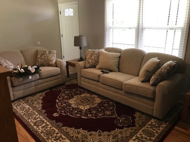 Foto del edificio - 1534 Redd St NW