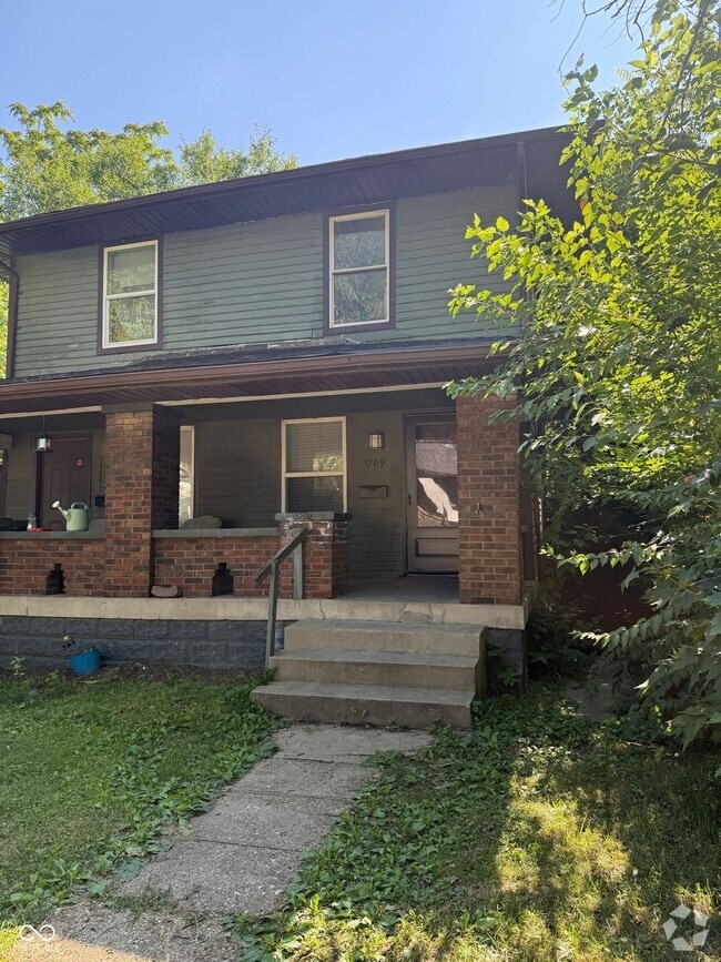 Building Photo - 3709 N Kenwood Ave