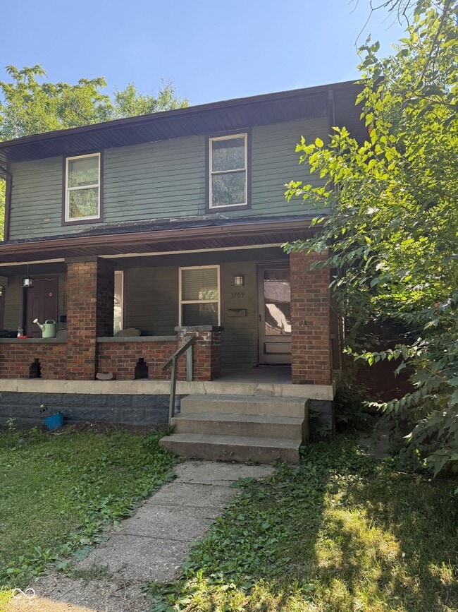 Building Photo - 3709 N Kenwood Ave