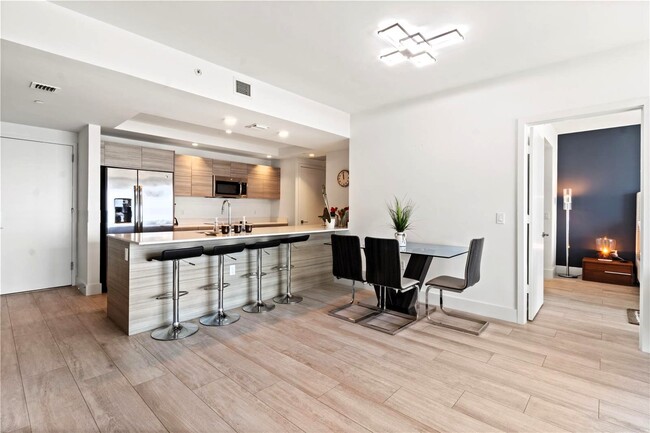 Foto del edificio - 121 NE 34th St