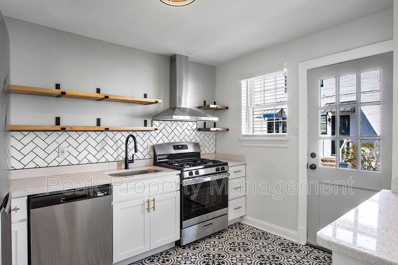 Foto principal - 402 S Center St