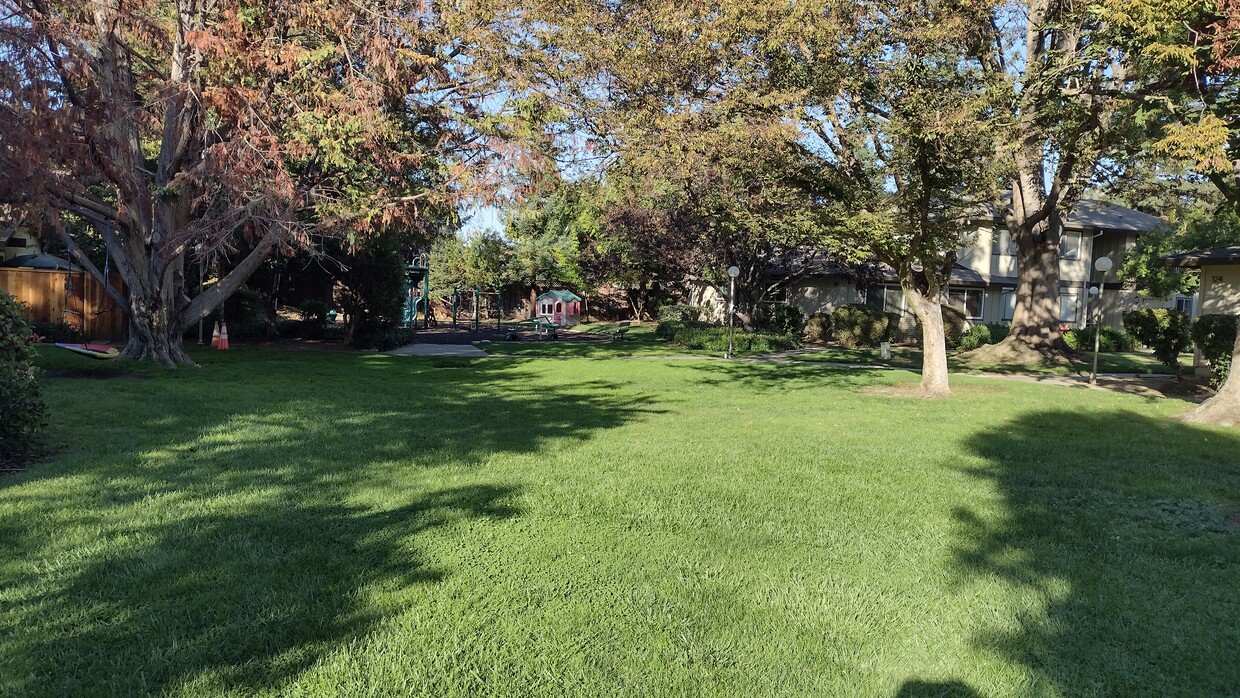 Primary Photo - 120 Flynn Ave