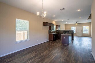 Building Photo - 8530 Homewood Ln
