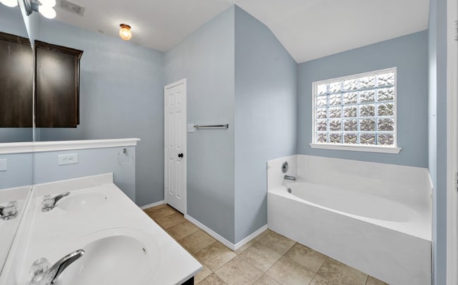 Building Photo - 6533 Tierra Dr