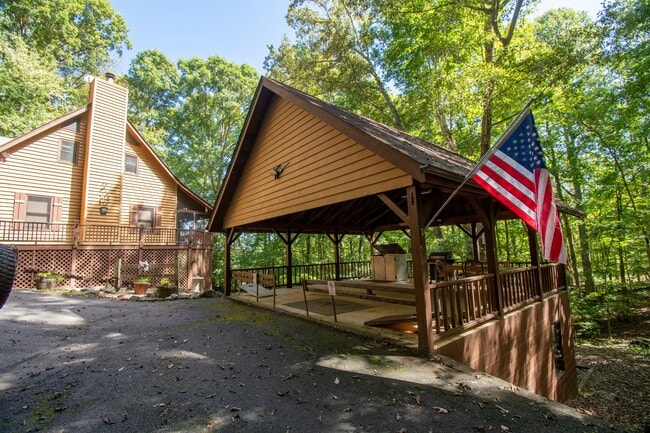 Photo - 328 Sharp Top Cir House