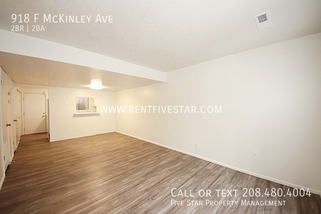 Foto del edificio - Spacious McKinley Townhome Available! Visi...