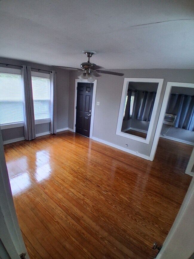 Foto del edificio - 1610 Breeden Ave