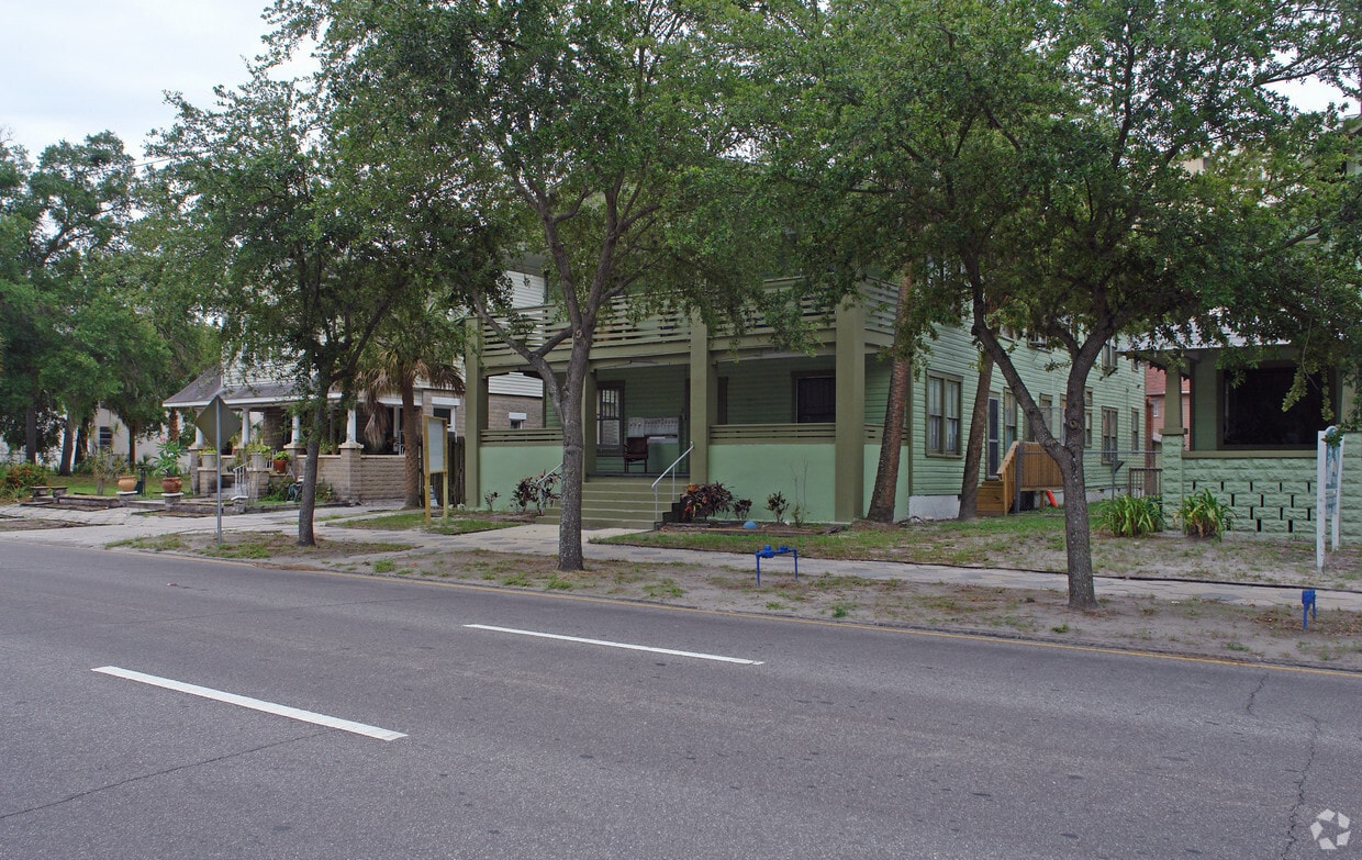 Building Photo - 442 5th Ave N