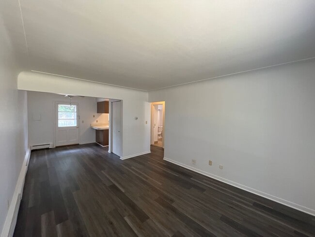 Interior Photo - 3188-3192 Sashabaw Rd.