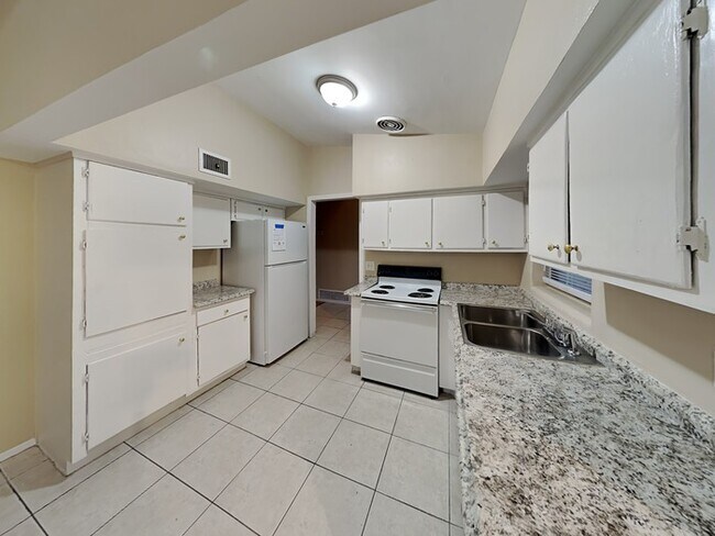 Foto del edificio - MOVE IN SPECIAL! Super Cute 3/2