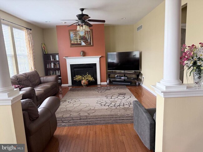 Building Photo - 413 Ruby Rd