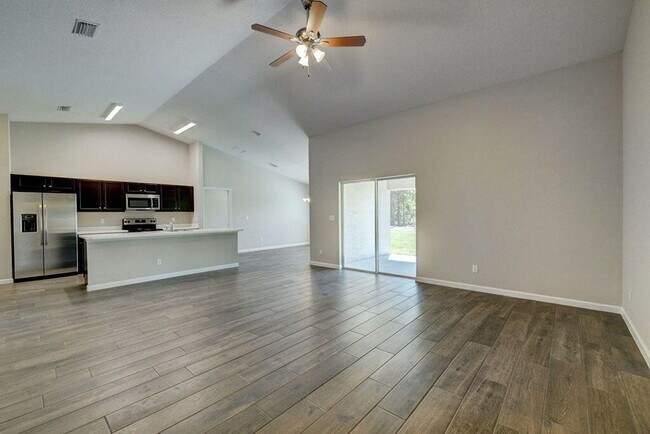 Foto del edificio - 5834 NW Bates Ave