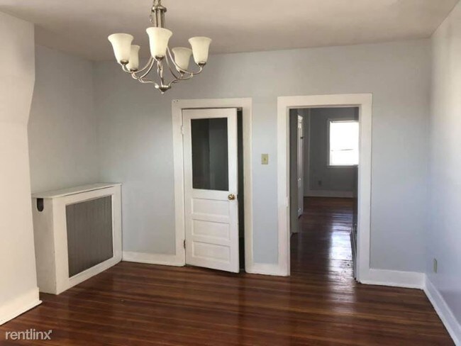 Building Photo - 2 br, 1 bath Apartment - 1001 3rd St