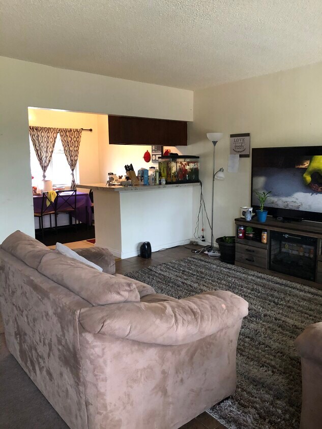 1018 E 32nd St Unit B, Signal Hill, CA 90755 1018 E 32nd St Signal