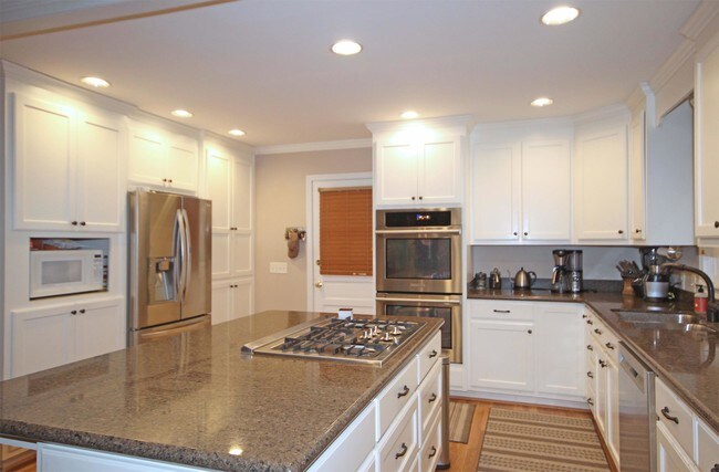 Foto del edificio - 103 Sweetbriar Rd