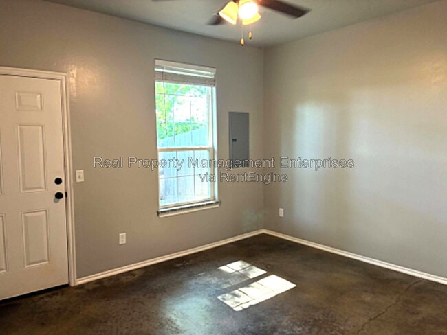 Building Photo - 7508 Redbud Villas Ct