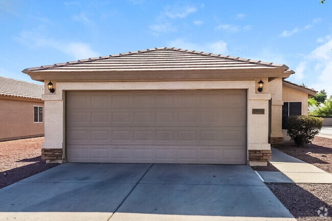Building Photo - 13117 N El Frio St