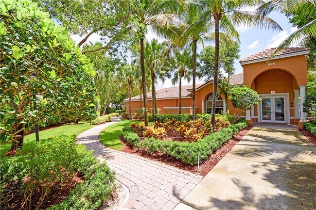 Foto del edificio - 6501 Sandpiper Dr
