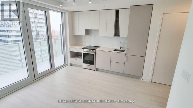 Photo du bâtiment - 3883 Quartz Rd