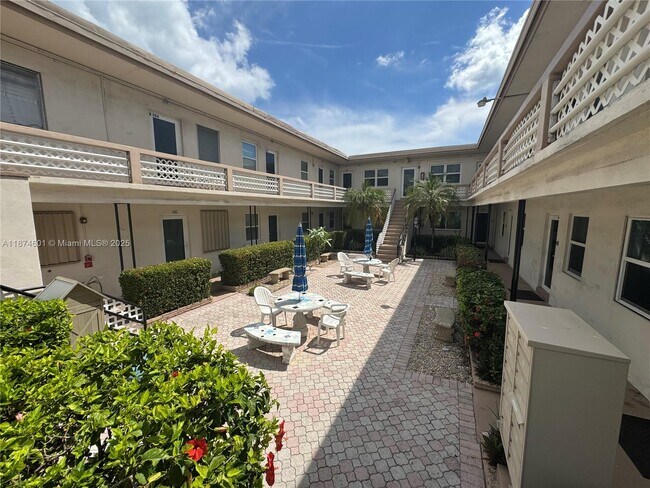 Foto del edificio - 1315 N Ocean Dr