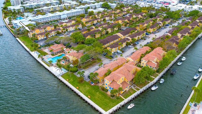 Foto del edificio - 1060 Lake Shore Dr