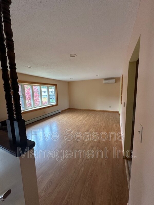 Photo - 64 Barrett St House