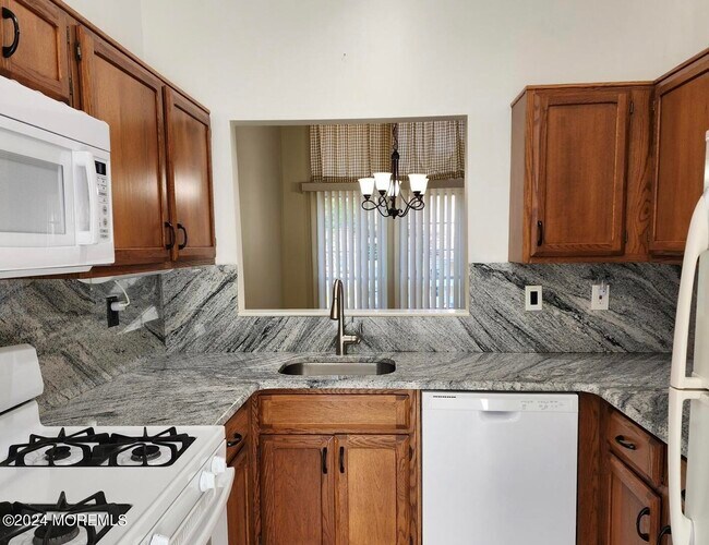 Foto del edificio - 176 Primrose Ln