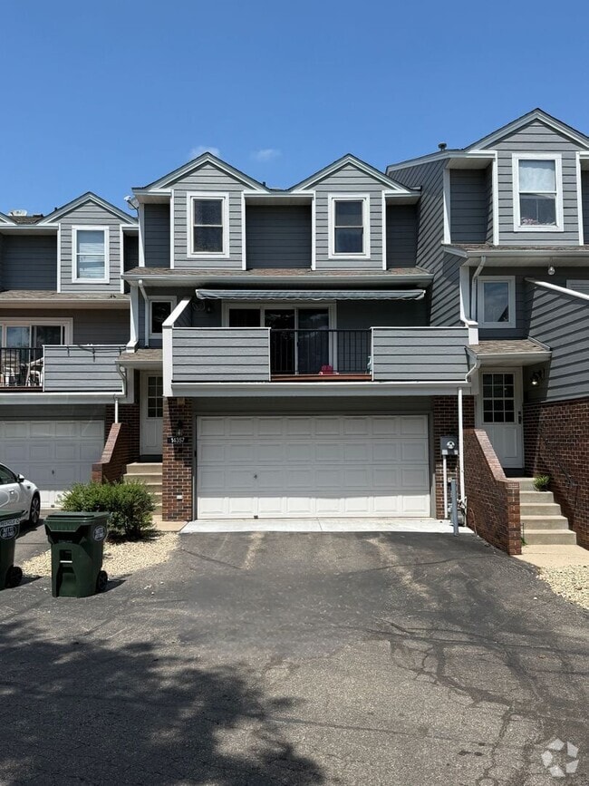 Building Photo - 14357 Estates Ave