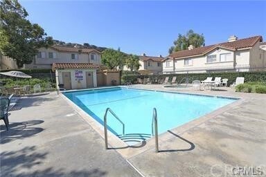 Foto del edificio - 24220 Sylvan Glen Rd