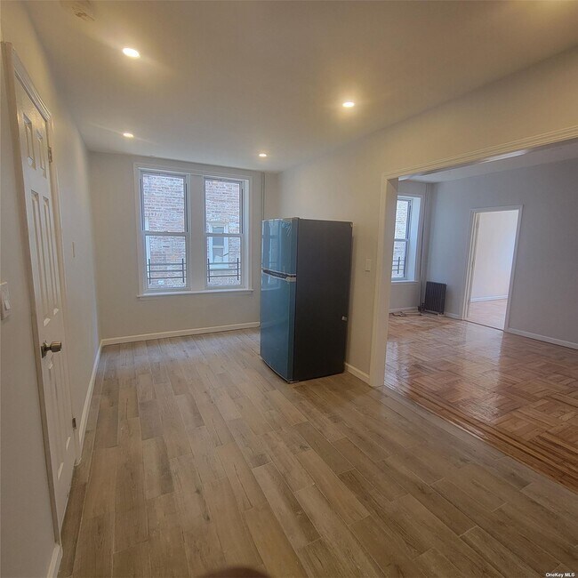 Foto del edificio - 396 E 94th St