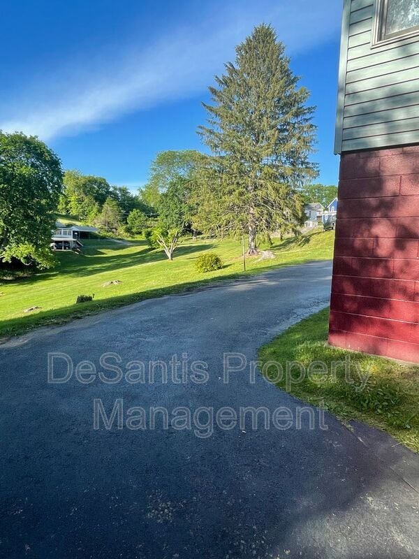 Building Photo - 2061 Brodhead Rd