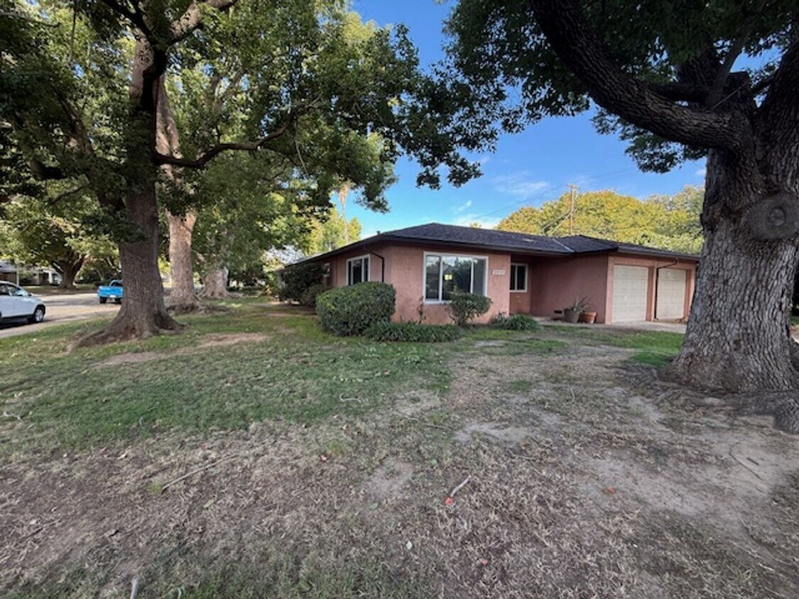 Building Photo - Fully remodeled River Park 2 Bedroom