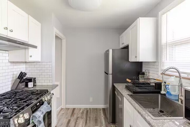 Foto del edificio - 475 E 250th St