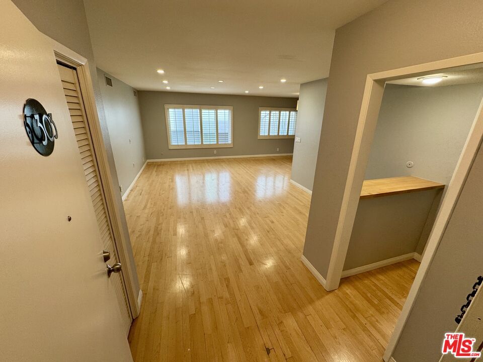 Foto principal - 1250 Kings Rd