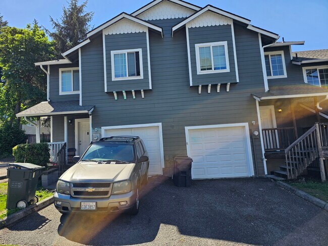 Building Photo - 2411 Conger Ave NW