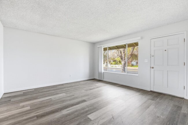 Foto del edificio - 1504 Rose Ave